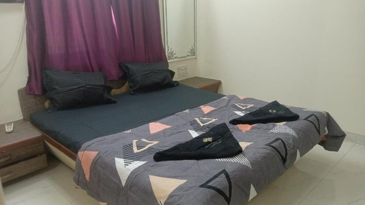 Private 1 Bedroom Cosy Nr Vivanta Malad West Bombaj