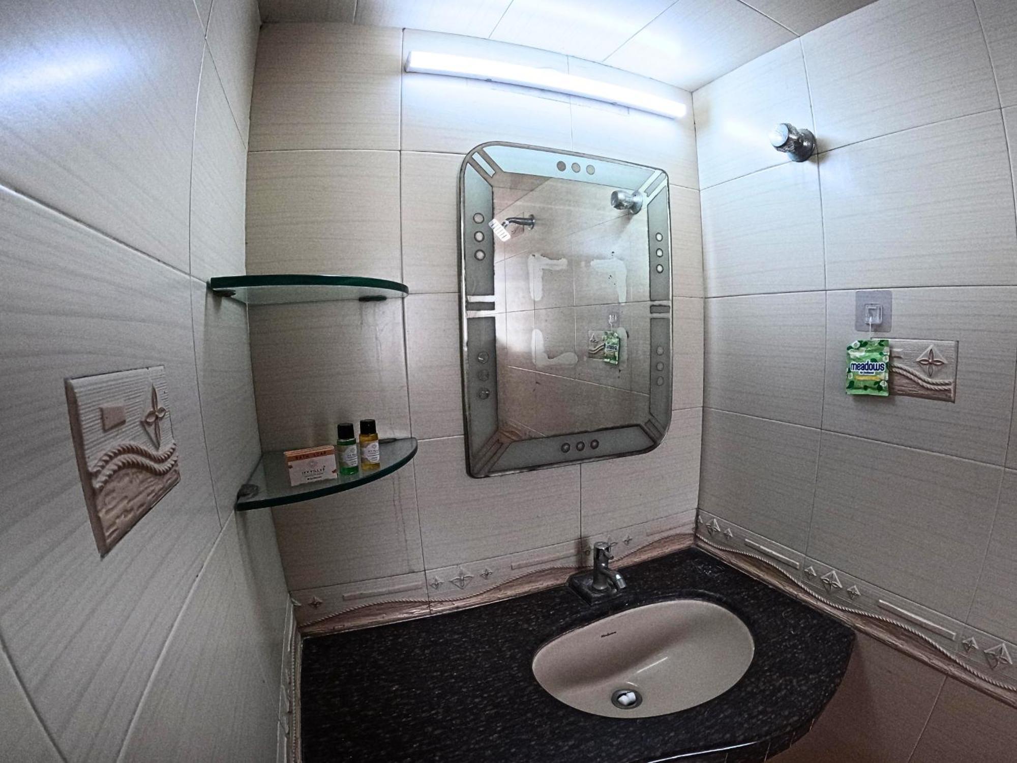 Private 1 Bedroom Cosy Nr Vivanta Malad West Apartament *