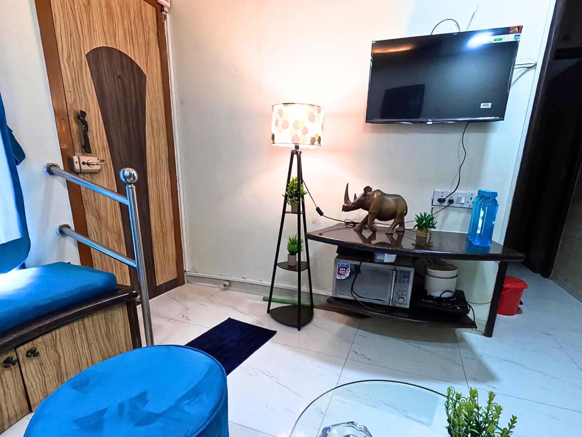 Private 1 Bedroom Cosy Nr Vivanta Malad West Bombaj